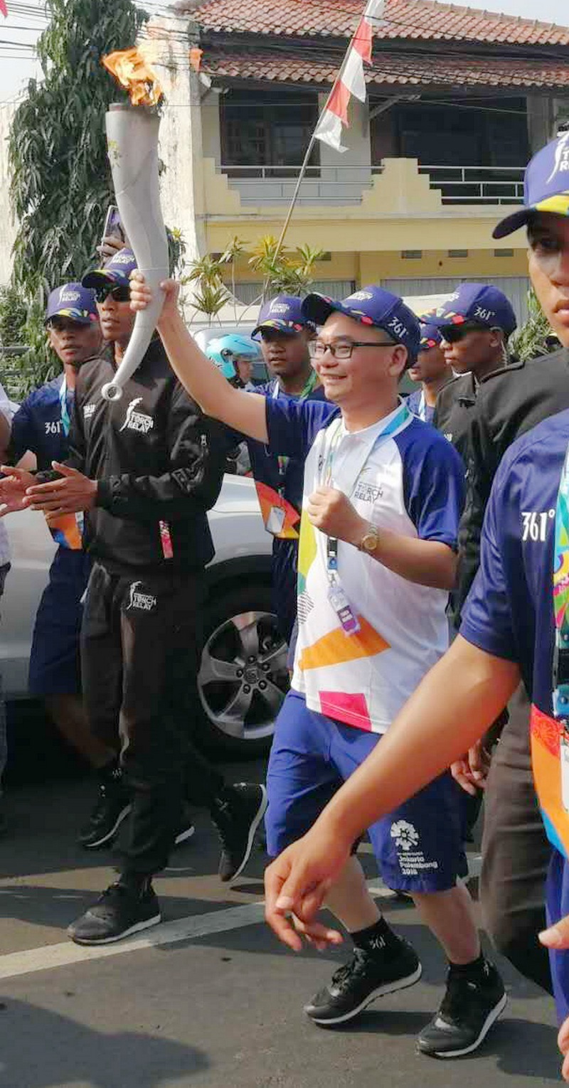 游艇会yth0008陈逸先生亚运火炬传递 游艇会yth0008陈逸先生亚运火炬传递