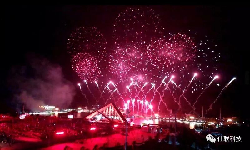 十万人围观“橙”市之光,廉江电音(红橙)节,不比广州灯光节差!.jpg 十万人围观“橙”市之光,廉江电音(红橙)节,不比广州灯光节差!.jpg