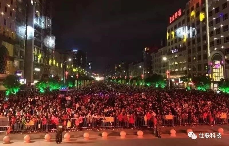 十万人围观“橙”市之光,廉江电音(红橙)节,不比广州灯光节差! (1).jpg 十万人围观“橙”市之光,廉江电音(红橙)节,不比广州灯光节差! (1).jpg