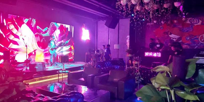 埃威姆携PEAVEY为成都“贰麻酒馆”打造一流扩声 (1).jpg 埃威姆携PEAVEY为成都“贰麻酒馆”打造一流扩声 (1).jpg