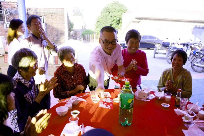 不忘初心 感恩奉献——游艇会yth0008到西莲塘村举行长者慰问会 (3).jpg 不忘初心 感恩奉献——游艇会yth0008到西莲塘村举行长者慰问会 (3).jpg