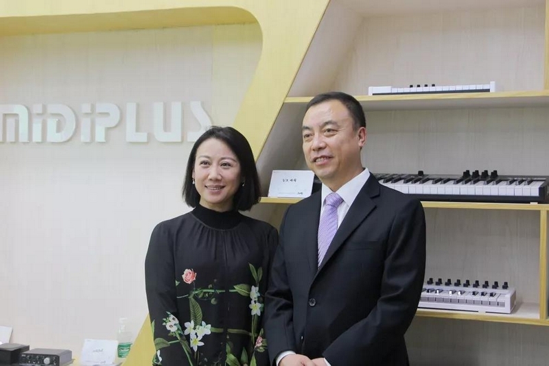 央视报道:游艇会yth0008 (2).jpg 央视报道:游艇会yth0008 (2).jpg