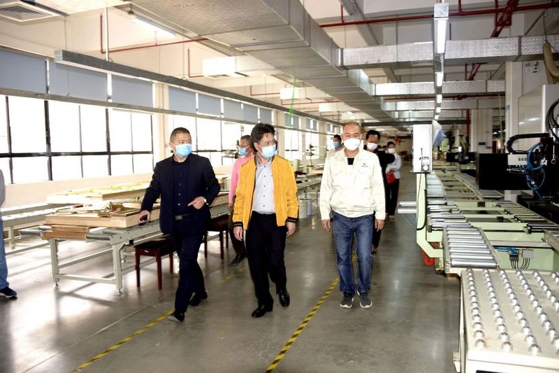 廉江市委书记林海武在游艇会yth0008高新科技产业园调研指导疫情防控及复工复产工作 (12).jpg 廉江市委书记林海武在游艇会yth0008高新科技产业园调研指导疫情防控及复工复产工作 (12).jpg