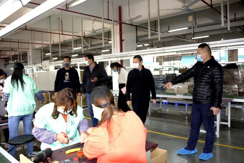 廉江市委书记林海武在游艇会yth0008高新科技产业园调研指导疫情防控及复工复产工作 (13).jpg 廉江市委书记林海武在游艇会yth0008高新科技产业园调研指导疫情防控及复工复产工作 (13).jpg