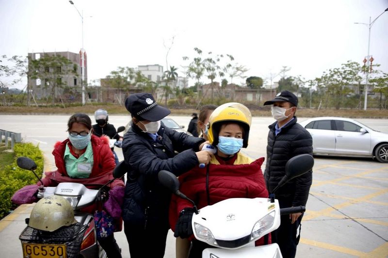 廉江市委书记林海武在游艇会yth0008高新科技产业园调研指导疫情防控及复工复产工作 (18).jpg 廉江市委书记林海武在游艇会yth0008高新科技产业园调研指导疫情防控及复工复产工作 (18).jpg