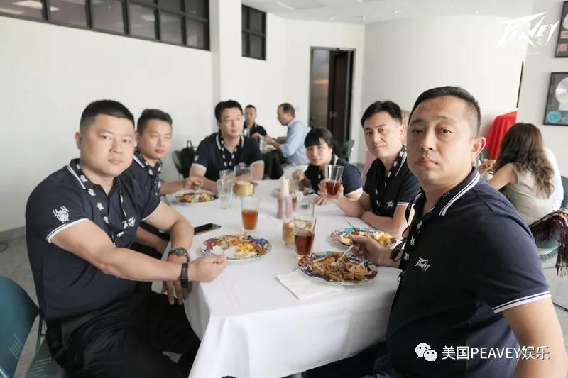 美国PEAVEY娱乐销售冠军团队之选择大于努力! (14).jpg 美国PEAVEY娱乐销售冠军团队之选择大于努力! (14).jpg