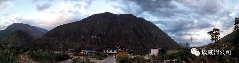 心系扶贫,绽放艺术之声——云南百花岭剧院 (1).jpg 心系扶贫,绽放艺术之声——云南百花岭剧院 (1).jpg