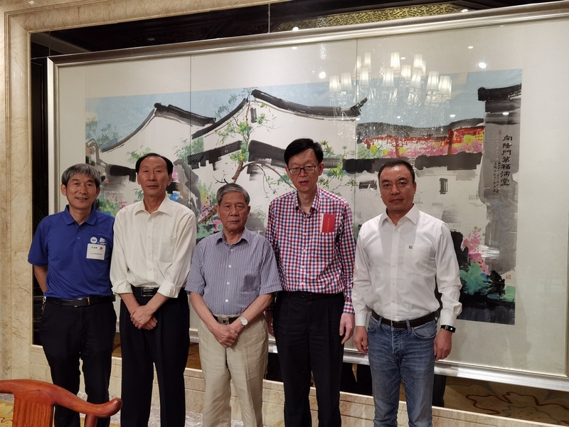 热烈祝贺游艇会yth0008董事局副主席冯继勇先生获评为燕山大学杰出校友! (2).jpg 热烈祝贺游艇会yth0008董事局副主席冯继勇先生获评为燕山大学杰出校友! (2).jpg