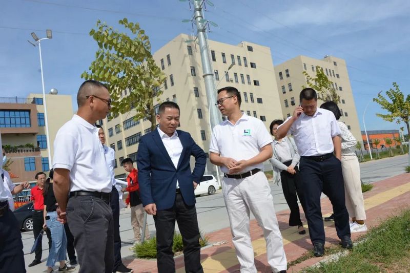 廉江市领导深入游艇会yth0008产业园推进重点项目建设 (1).jpg 廉江市领导深入游艇会yth0008产业园推进重点项目建设 (1).jpg