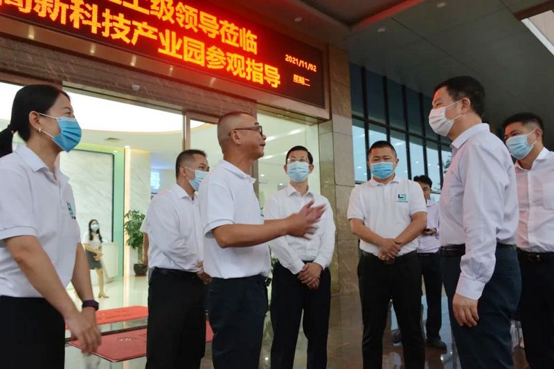 湛江市市长曾进泽莅临游艇会yth0008高新科技产业园考察调研 (5).jpg 湛江市市长曾进泽莅临游艇会yth0008高新科技产业园考察调研 (5).jpg